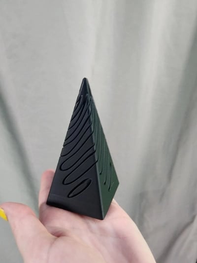 🔥Last Dat 49% OFF - Impossible Pyramid Passthrough Sculpture